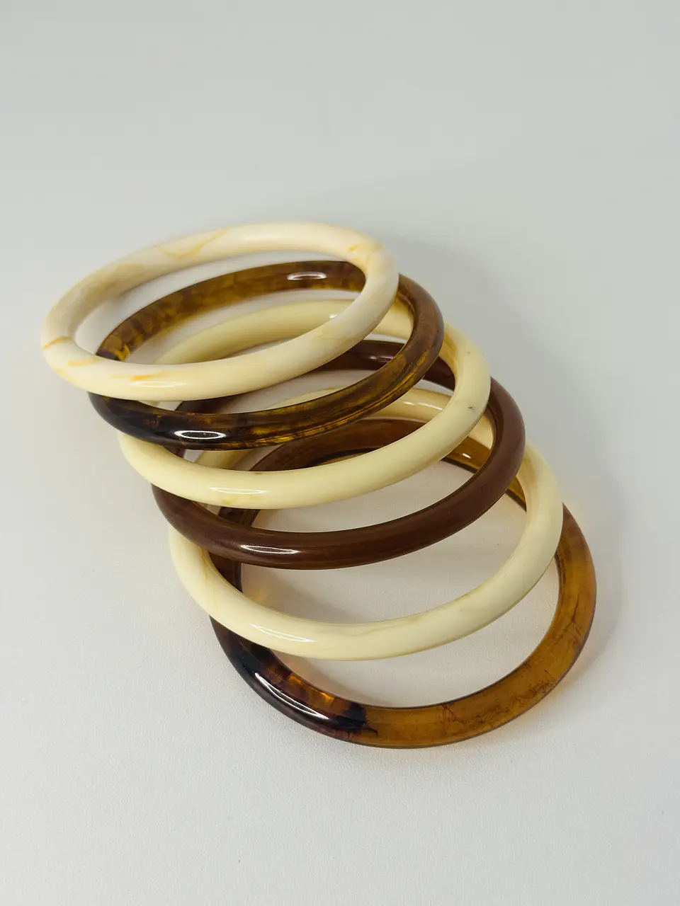 Set de 2 Pulseras Acrílicas Elegantes 5