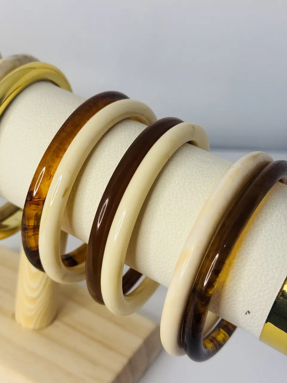 Set de 2 Pulseras Acrílicas Elegantes 6