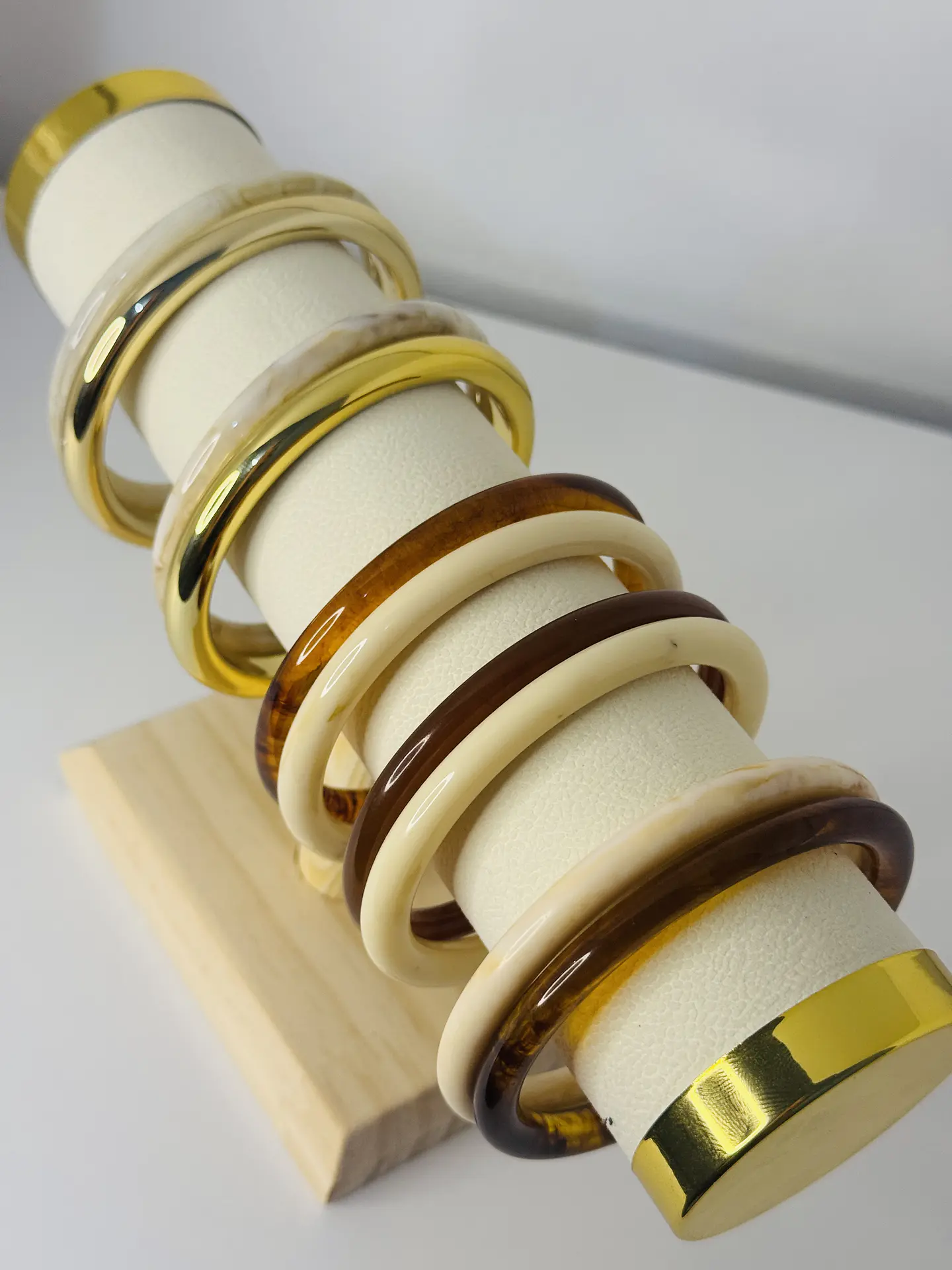 Set de 2 Pulseras Acrílicas Elegantes 7