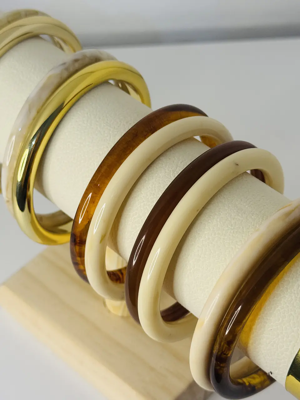 Set de 2 Pulseras Acrílicas Elegantes 8