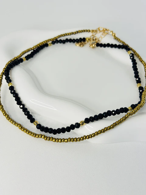 Dúo Collares Mostacillas Negro y Dorado