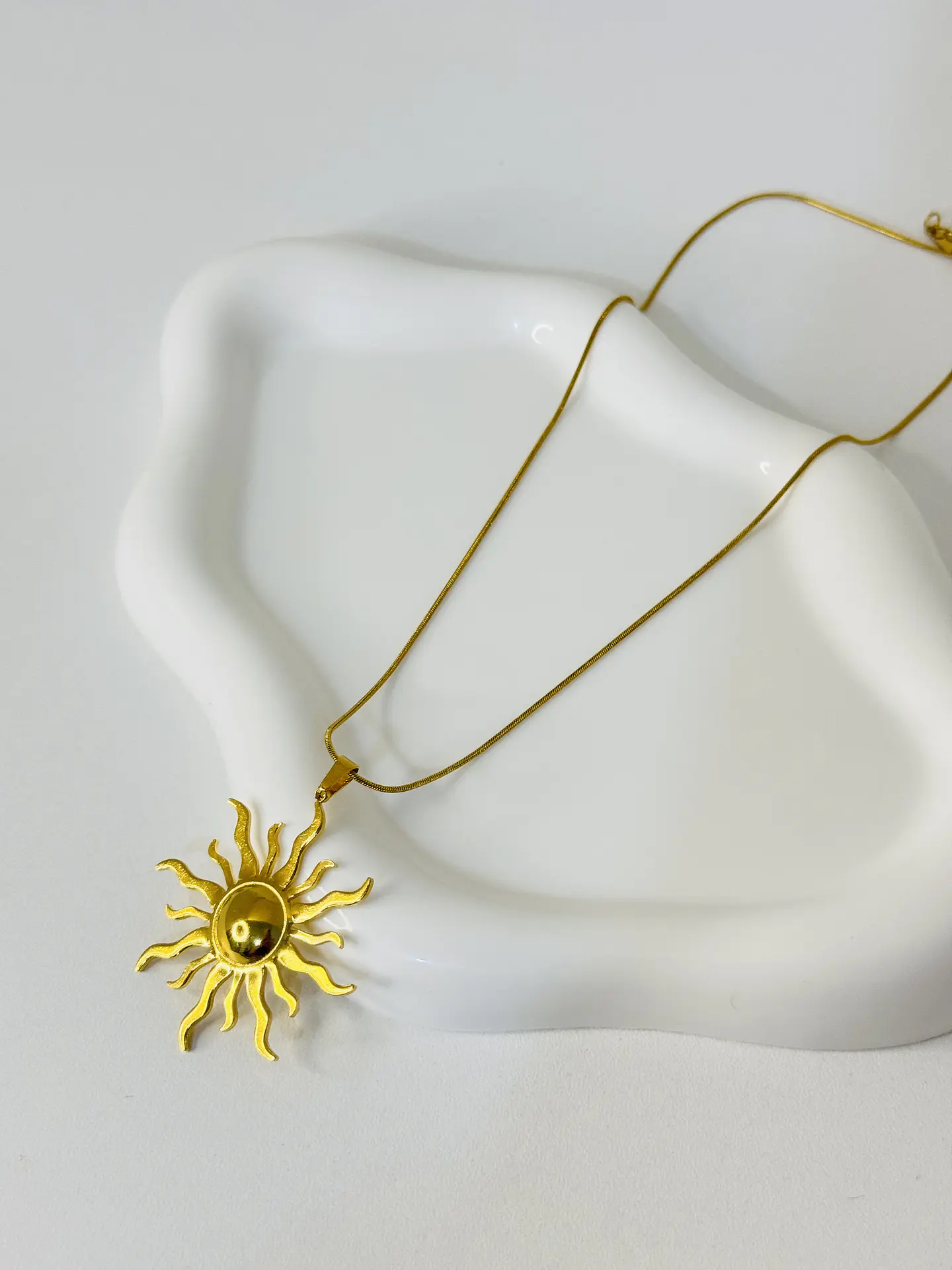 Collar Sol Radiante en Acero Inoxidable 4