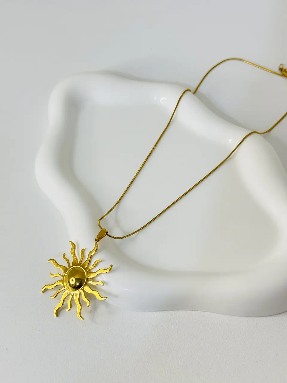 Collar Sol Radiante en Acero Inoxidable 4