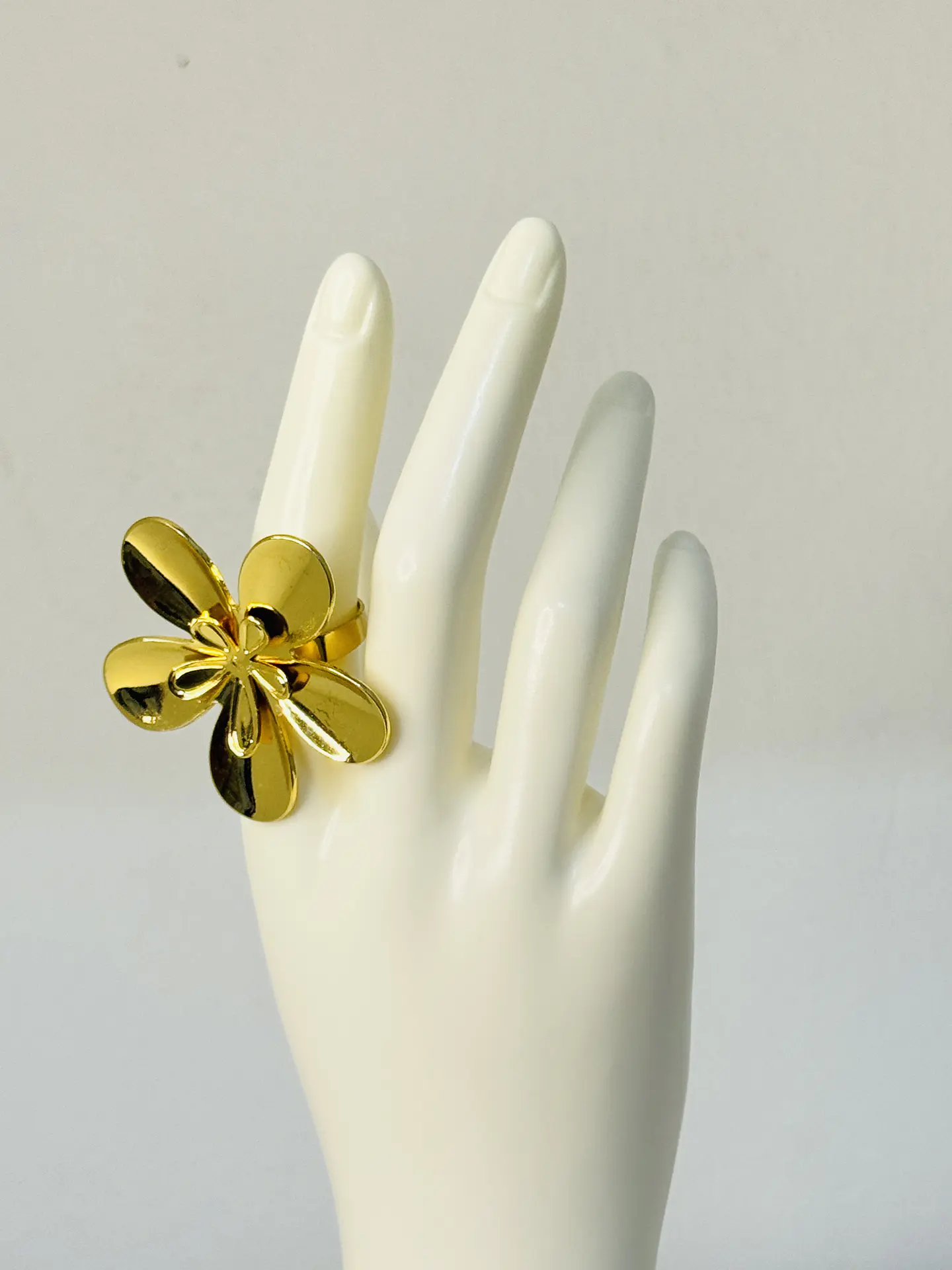Maxi Anillo Flor XL en Acero  3