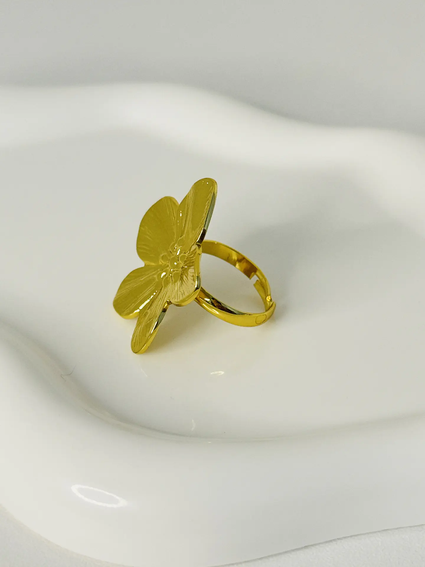 Anillo Flor grabados en Acero  3