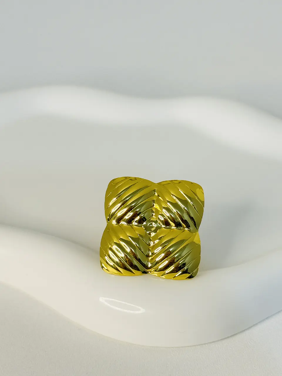Anillo Cuadro Relieve en Acero  3
