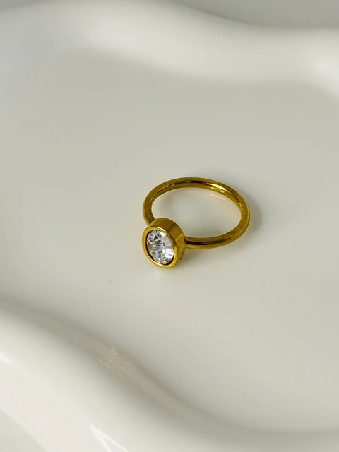 Anillo Solitario Óvalo Cristal en Acero 