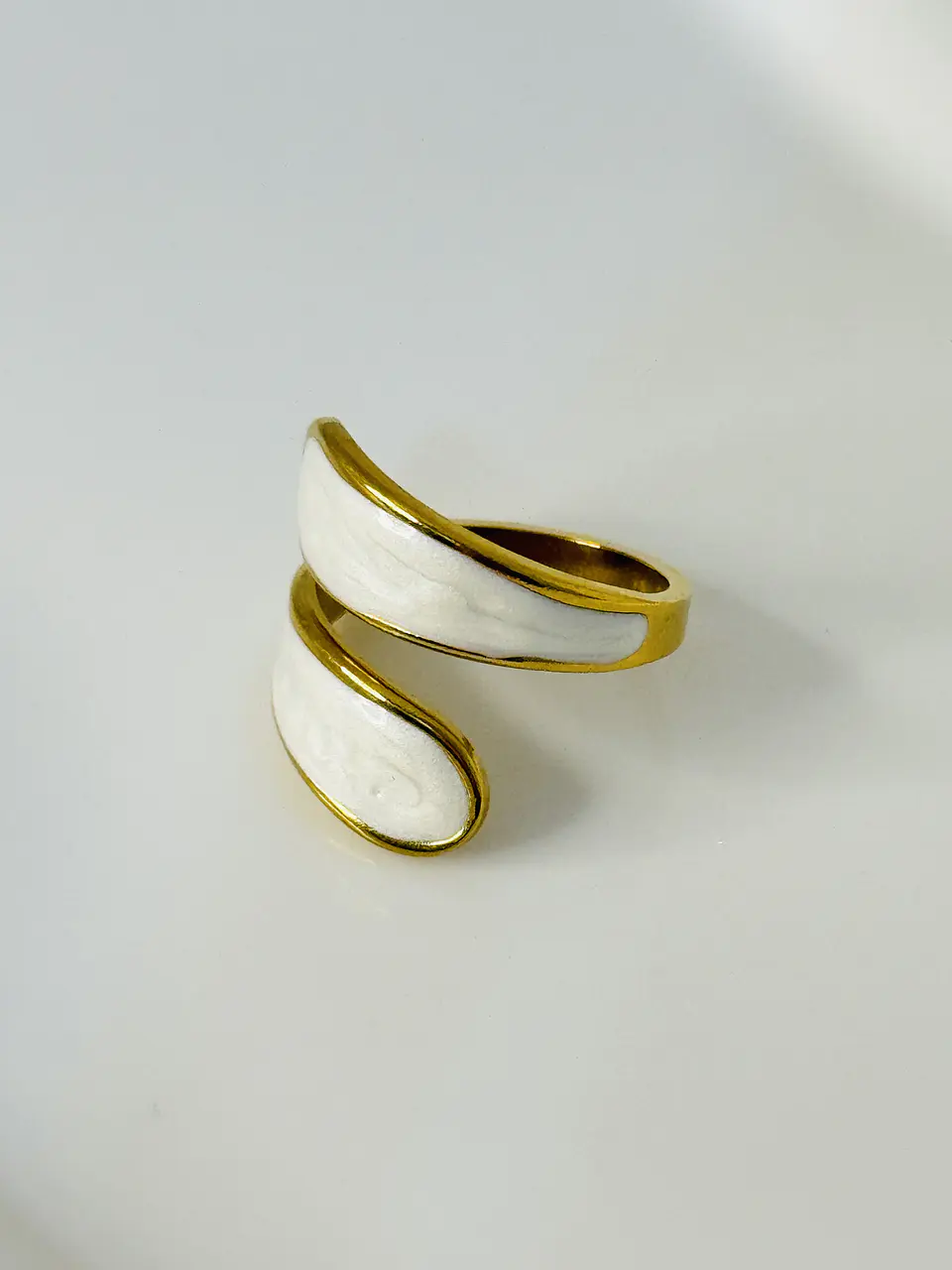 Anillo Espiral Cúpula Perlada  4