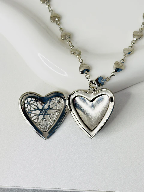 Collar Relicario Corazón  en Acero 
