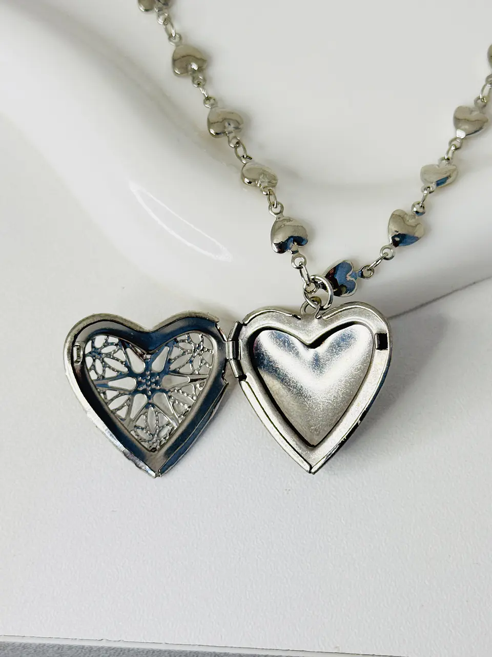 Collar Relicario Corazón  en Acero  1