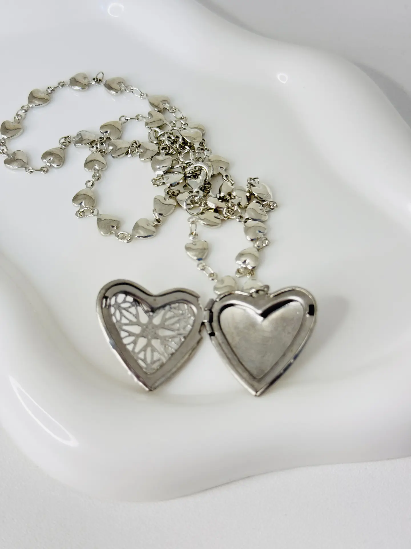 Collar Relicario Corazón  en Acero  3