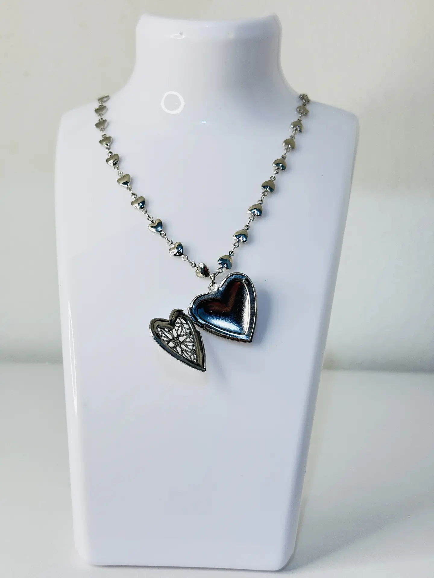 Collar Relicario Corazón  en Acero  4
