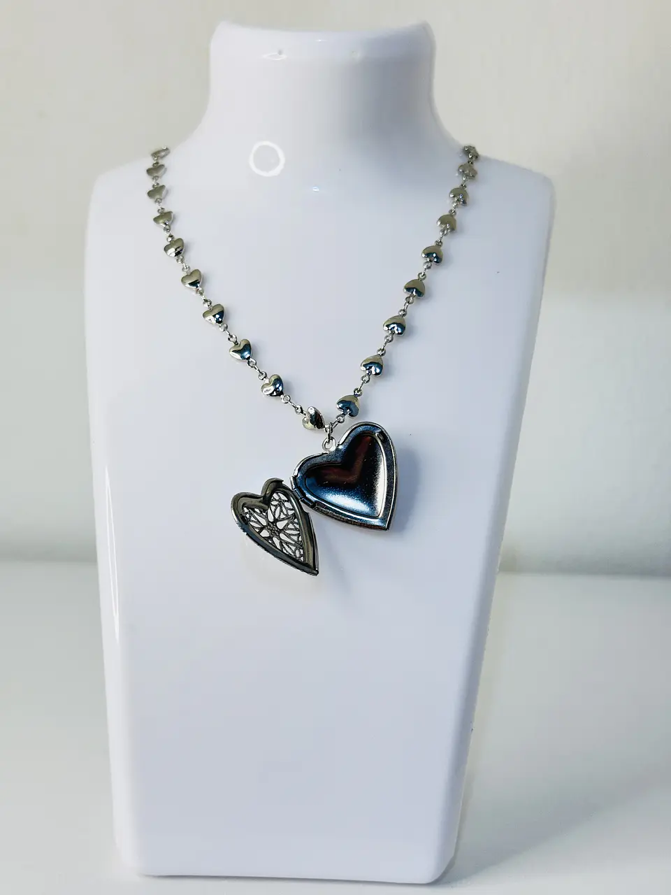 Collar Relicario Corazón  en Acero  4