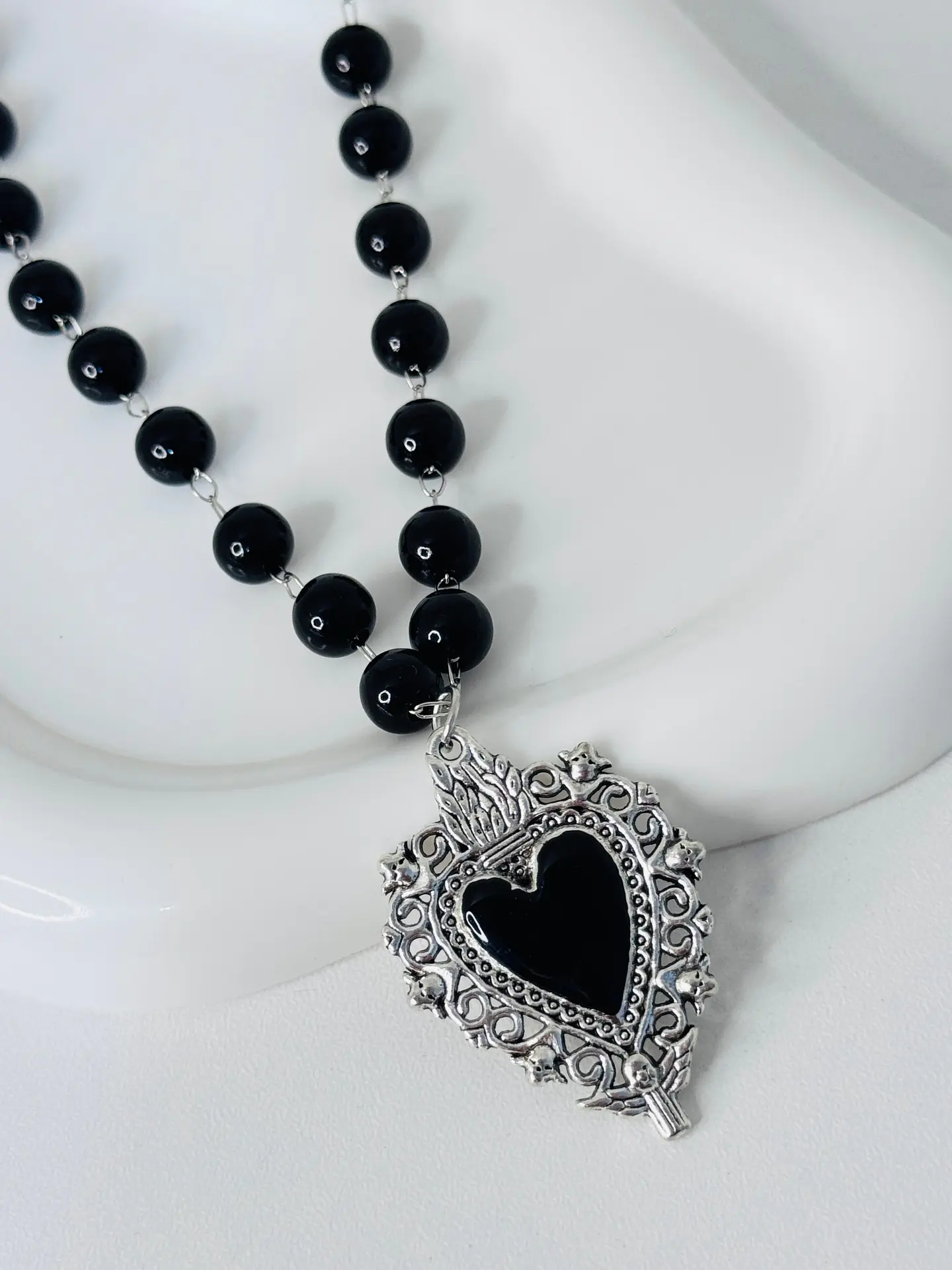 Collar Sagrado Corazón en Acero 1