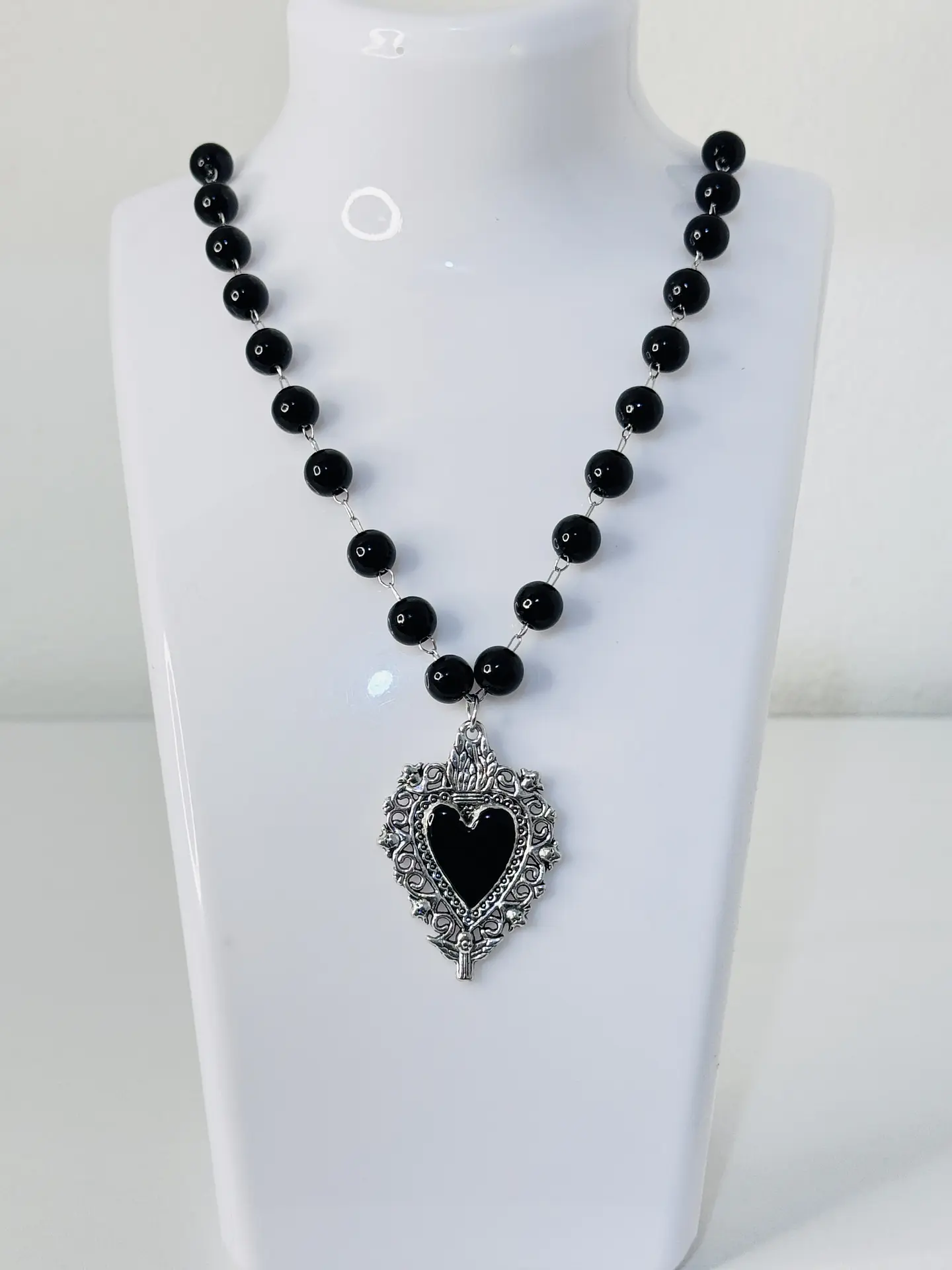 Collar Sagrado Corazón en Acero 2