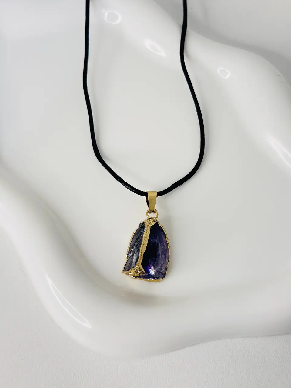Collar Piedra Natural con Borde Dorado 5