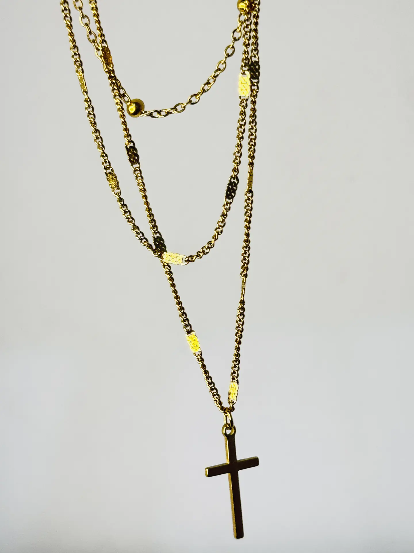 Collar Triple Capa Cruz en Acero  1