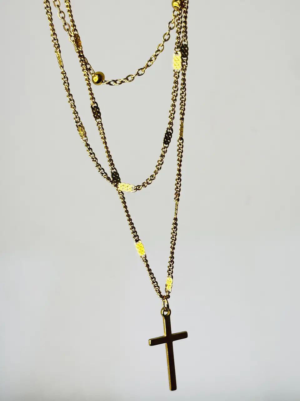 Collar Triple Capa Cruz en Acero  1