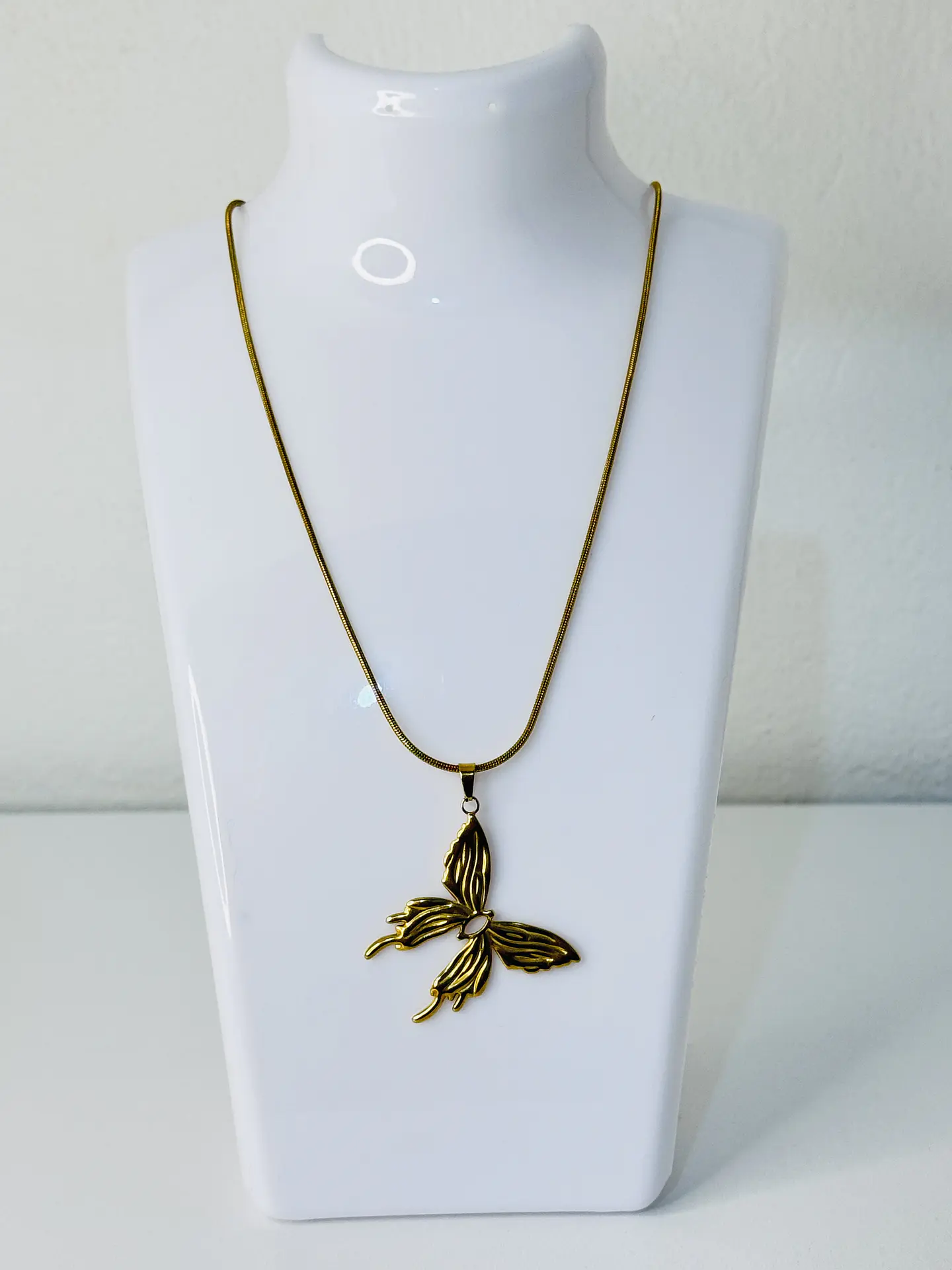 Collar Mariposa  Gold en Acero  3
