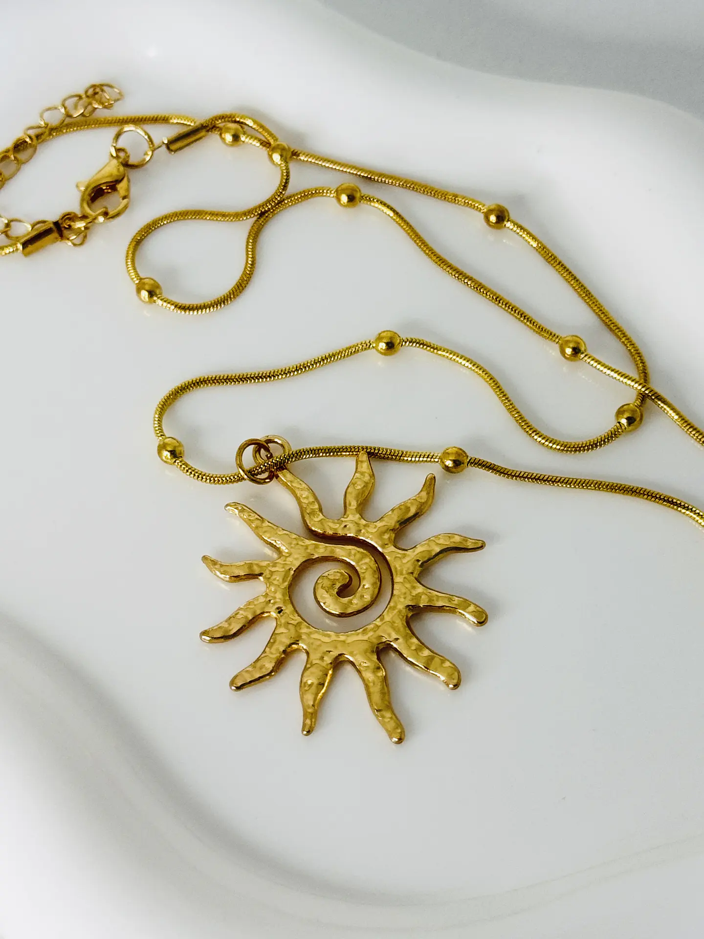 Collar Sol Espiral Gold 2