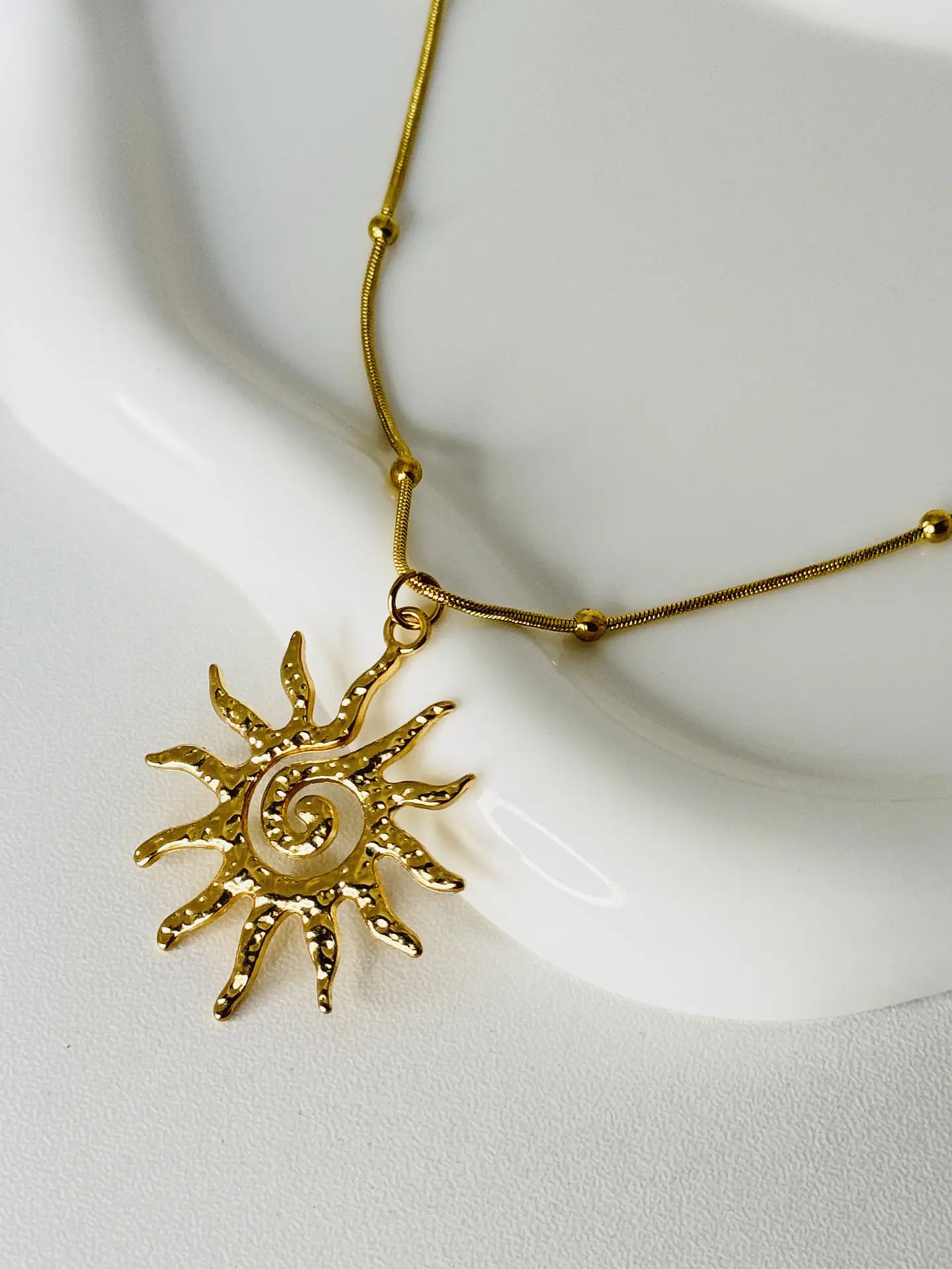 Collar Sol Espiral Gold 3