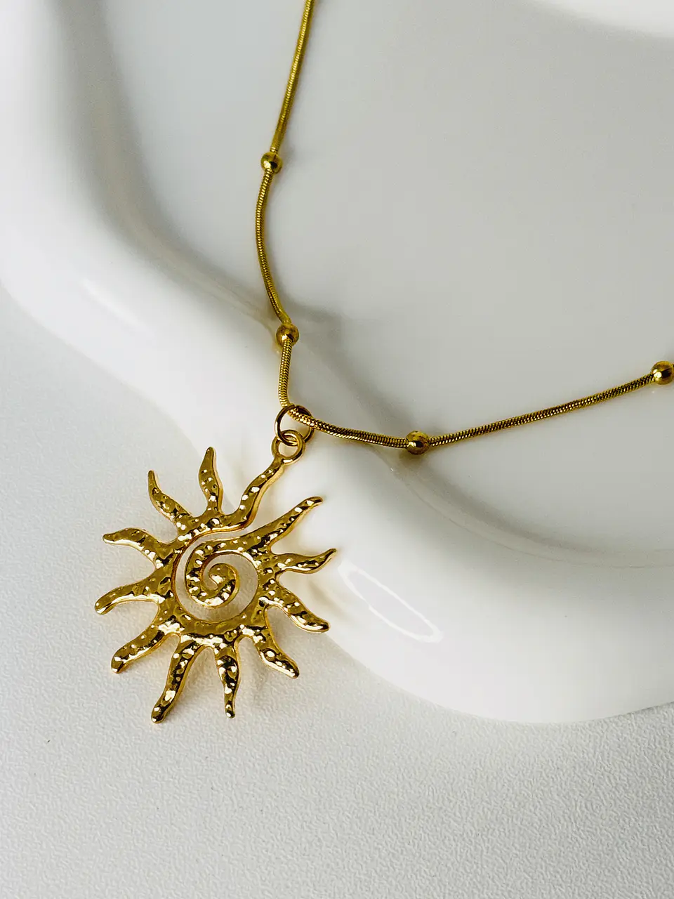 Collar Sol Espiral Gold 3