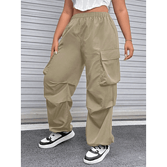  Pantalones cargo con bolsillo lateral con solapa