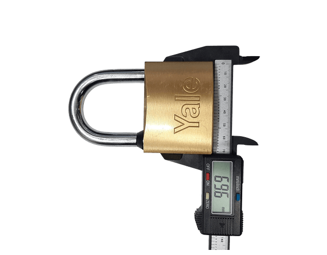 Candado Yale 110-70 / De Seguridad / Italiano / Dorado