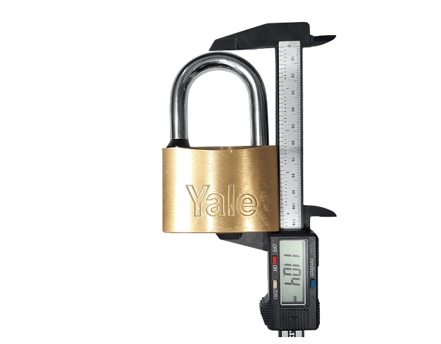 Candado Yale 110-70 / De Seguridad / Italiano / Dorado