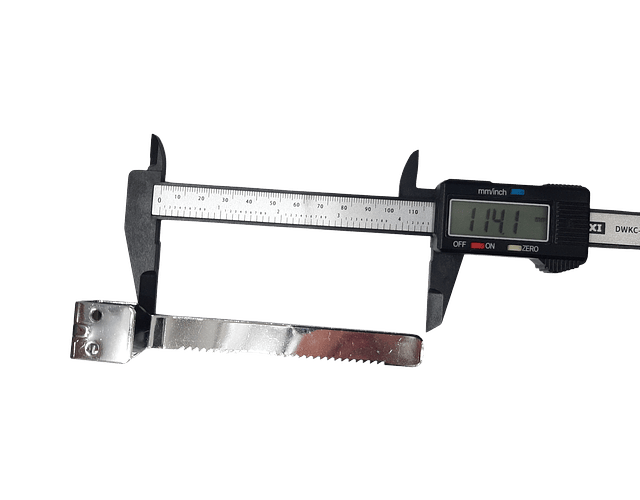 Chapa Cerradura Vitrina 140mm Base Ancha Niquelada Serrucho Largo