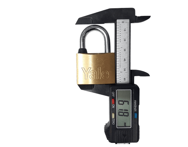 Candado Yale Italiano 110-40 Original 2 Llaves Color Dorado