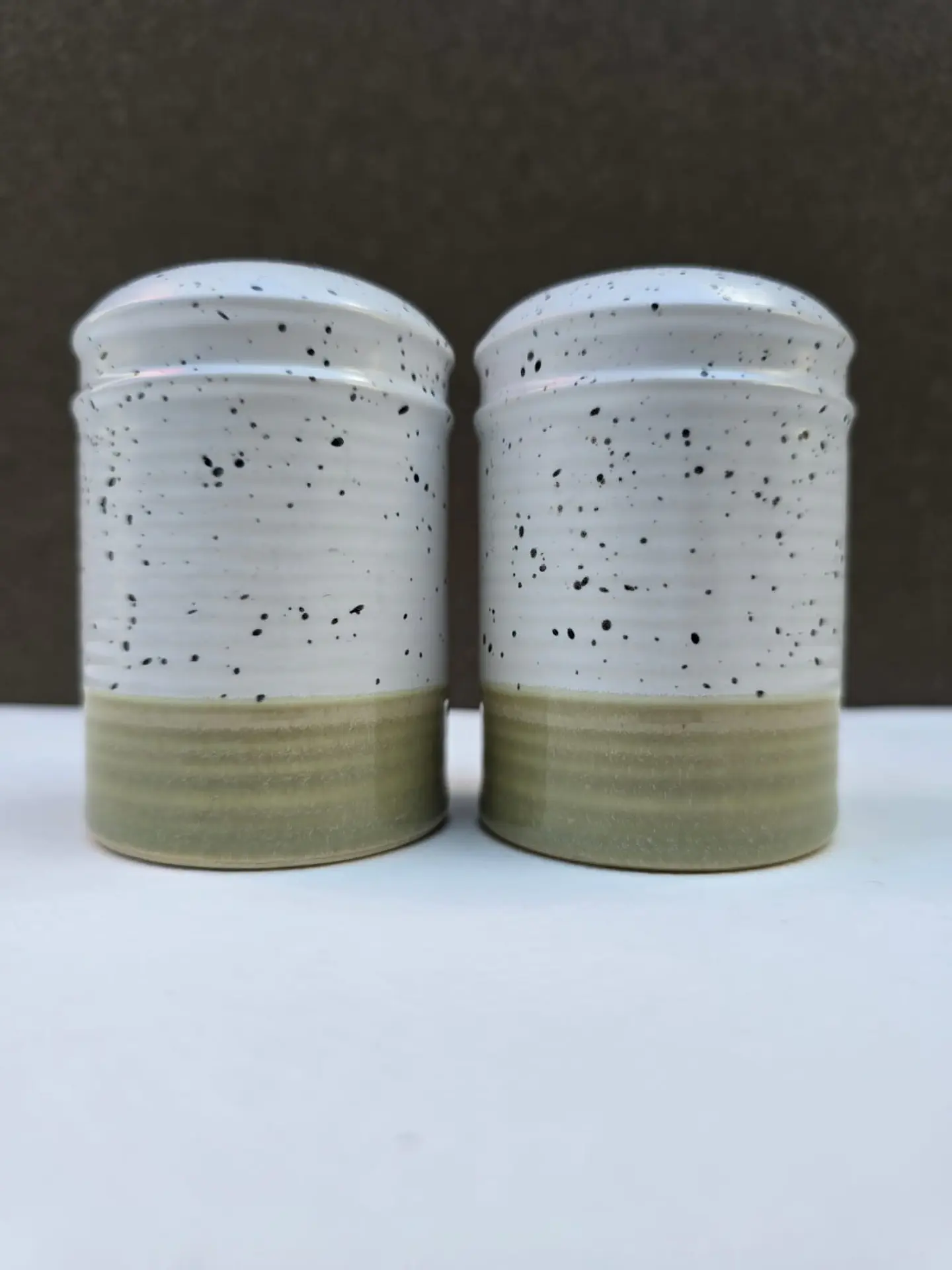 Set de salero y pimetero beige 1