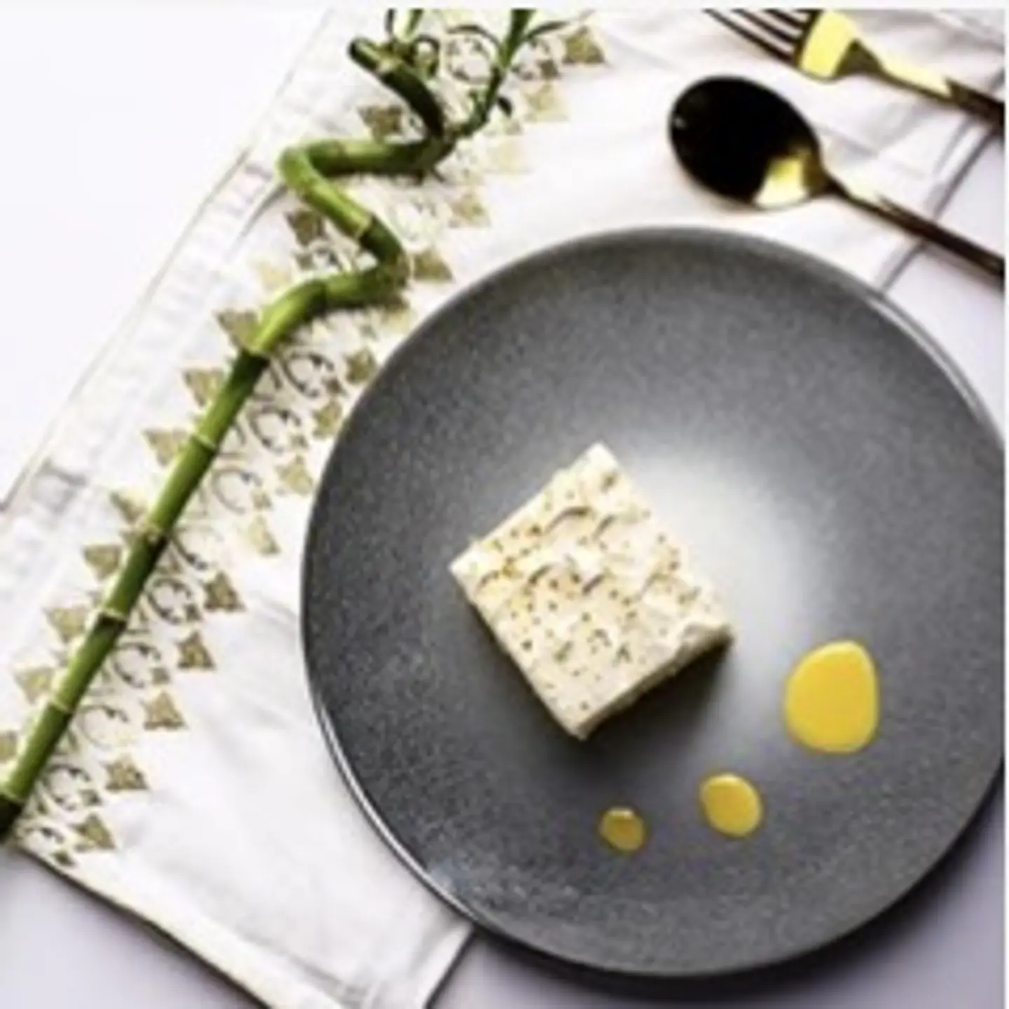 Plato de fondo gris  1