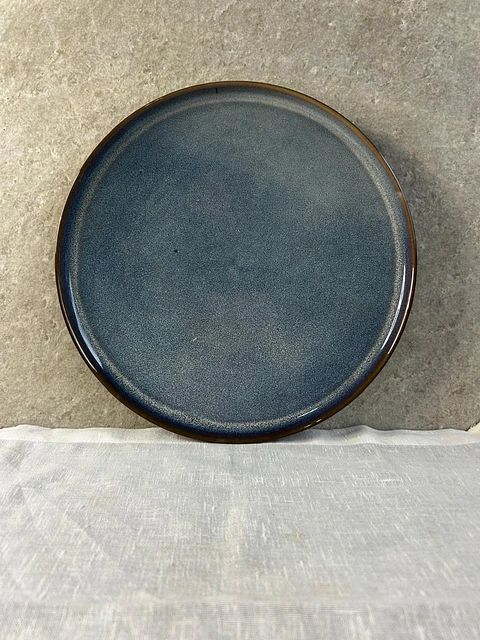 Plato de fondo azul liso 