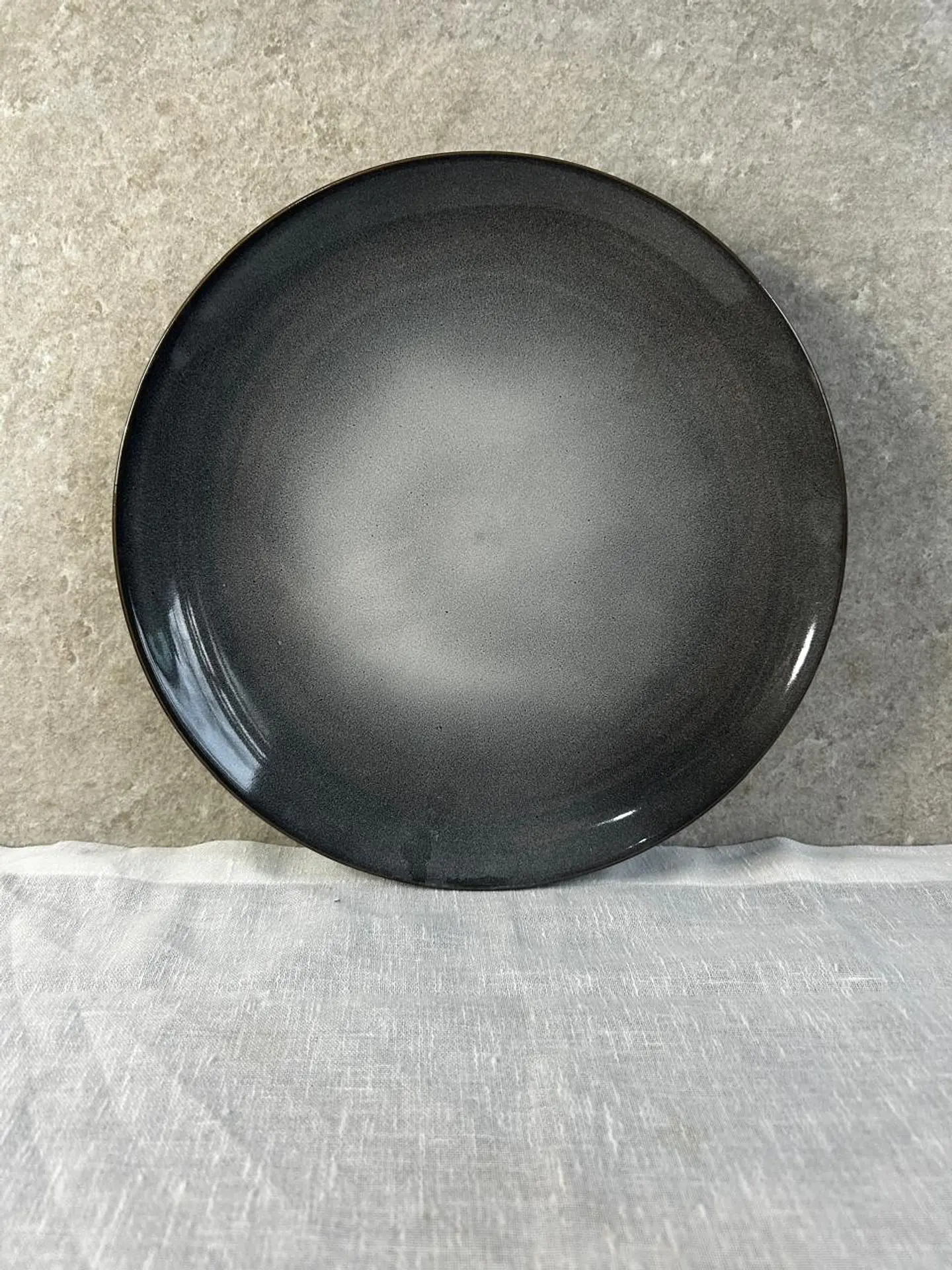 Plato de fondo gris degrade  2