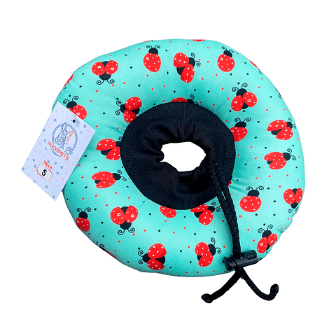 Dona Para Mascotas Color Verde con Diseño de Mariquitas Talla S