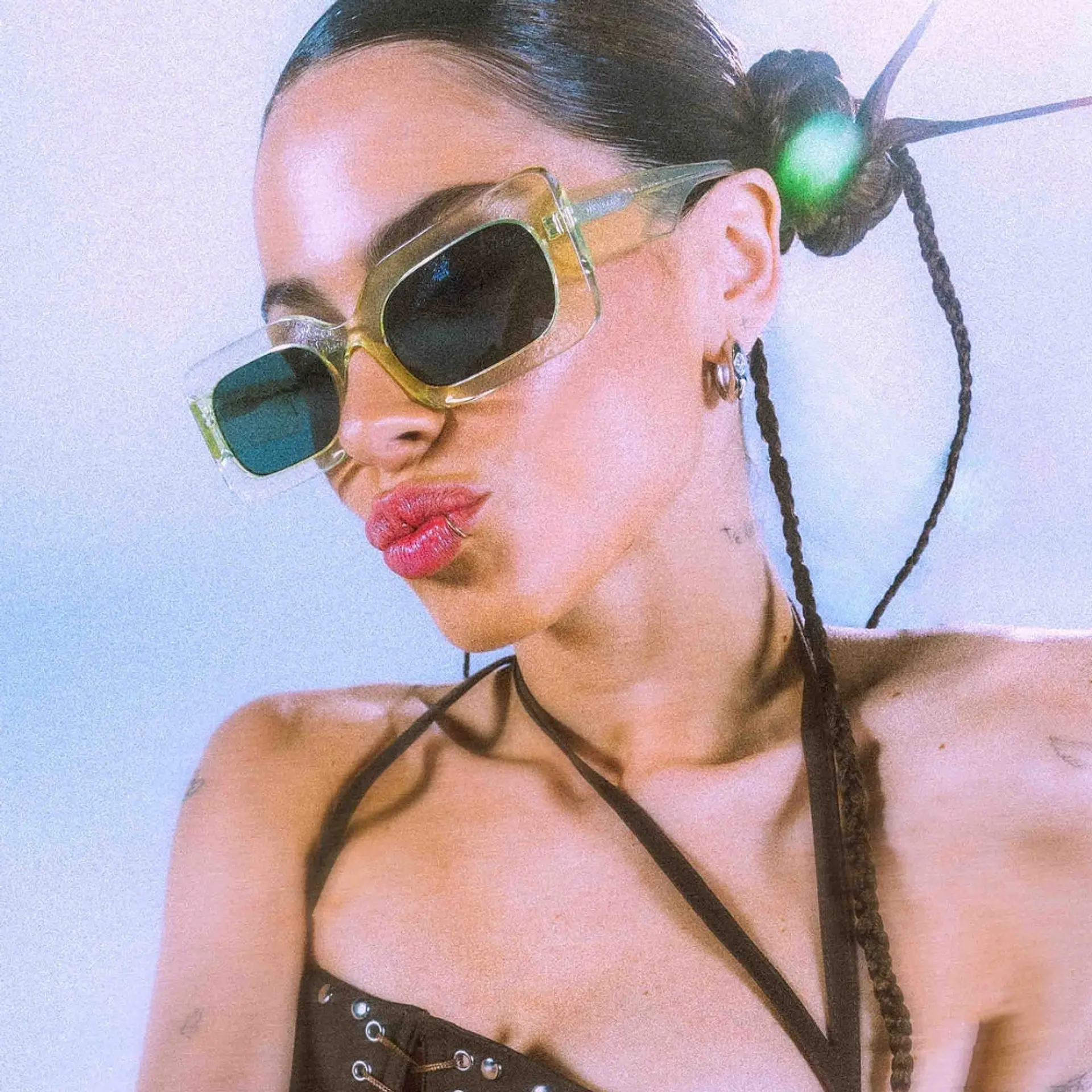 Gafas de Sol Hawkers Album Flechazo X Tini Color Amarillo Para Mujer Talla 55mm 7