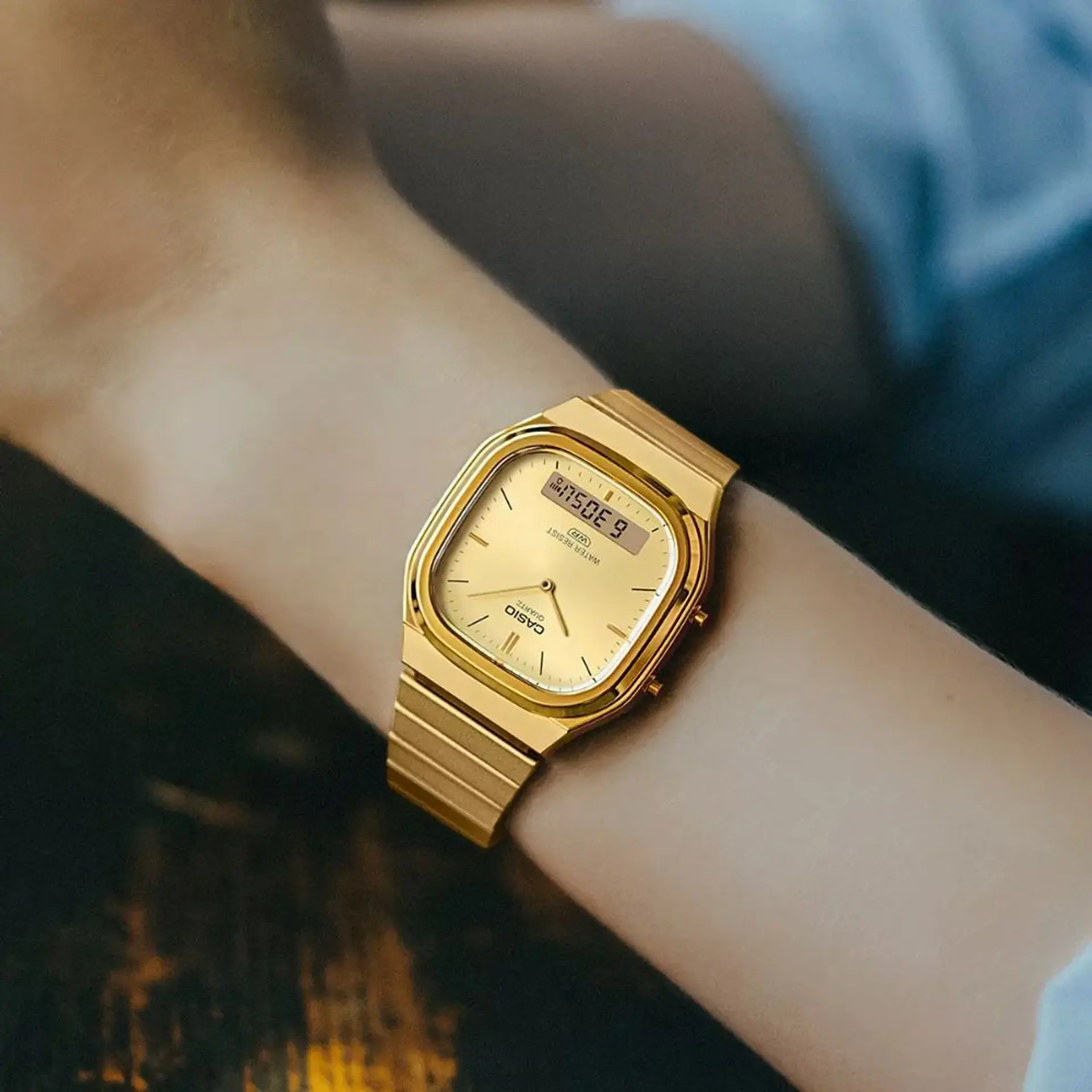 Reloj Digital - Analogo Casio AQ-240EG-9ADF Unisex en Acero Color Dorado 6