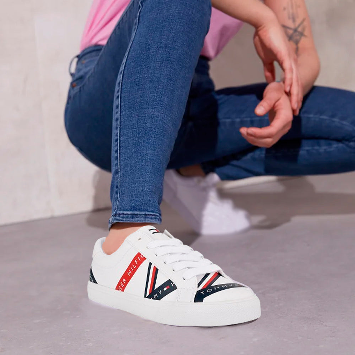 Zapatillas Tommy Hilfiger Lacen Original Color Blanco Y Rojo Unisex Talla 38.5 6