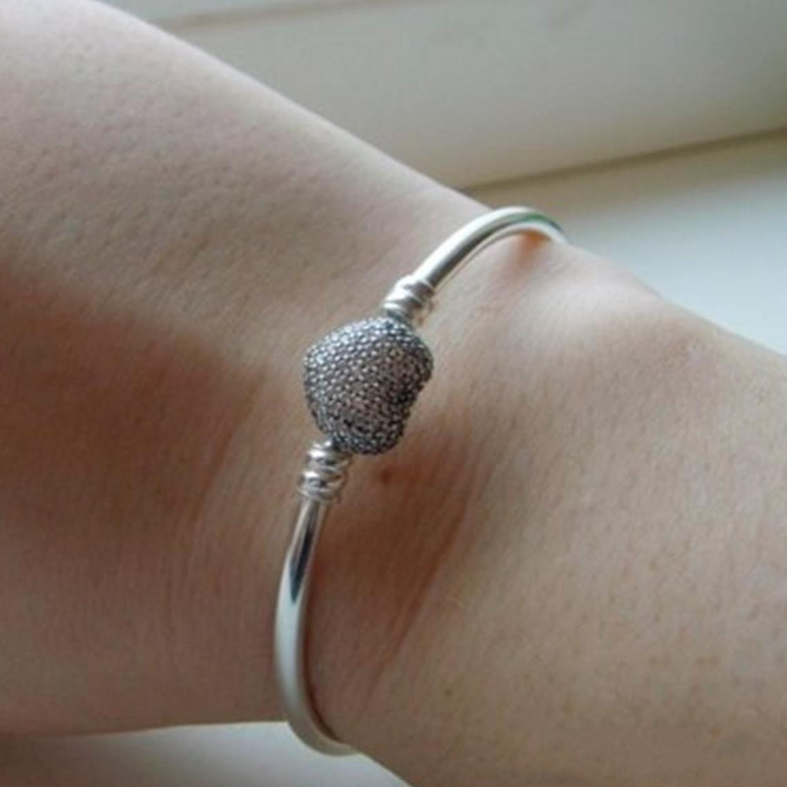 Pulsera Brazalete Pandora con Grabado 