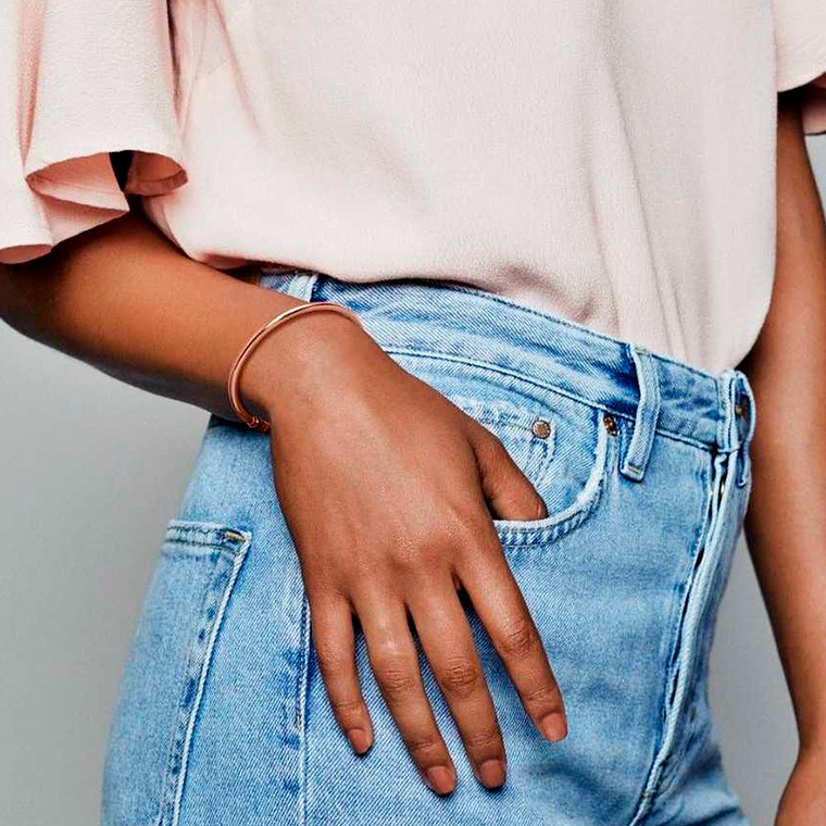 Pulsera Brazalete Pandora Liso Deslizante con Broche Removible Bañado en Oro Rosa 587953CZ Plata 925 Talla 18cm 4