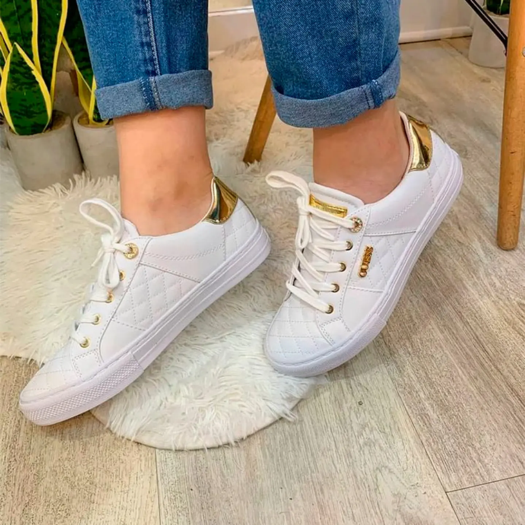 Zapatillas Guess Loven para mujer Color Blanco Talla 38 / 7.5 US 6