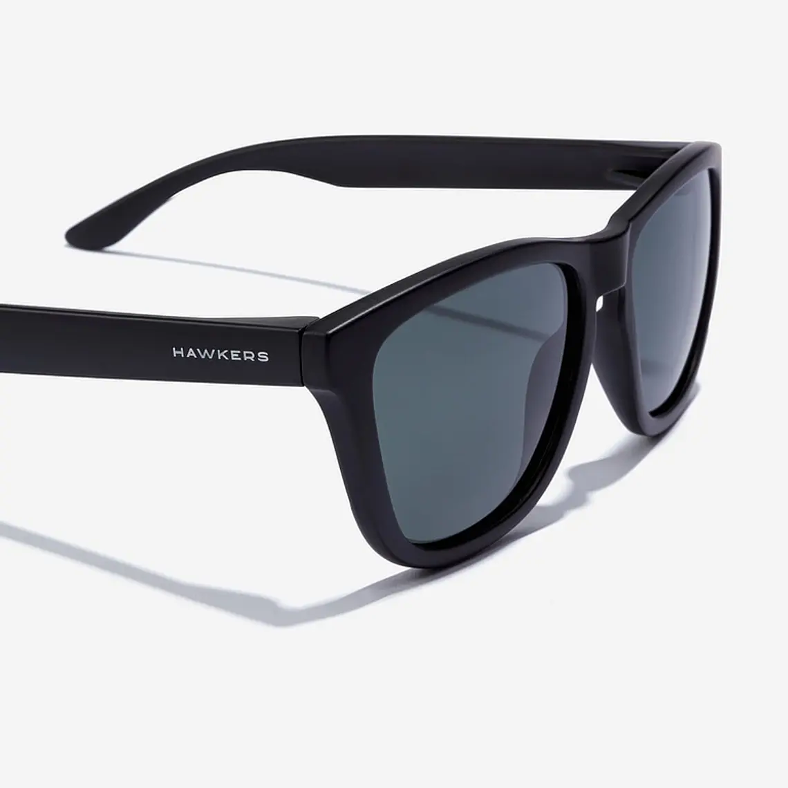 Lentes de Sol Polarizado Hawkers One Colt HOCL22BBTP Negro Gris Oscuro Talla 54mm 4