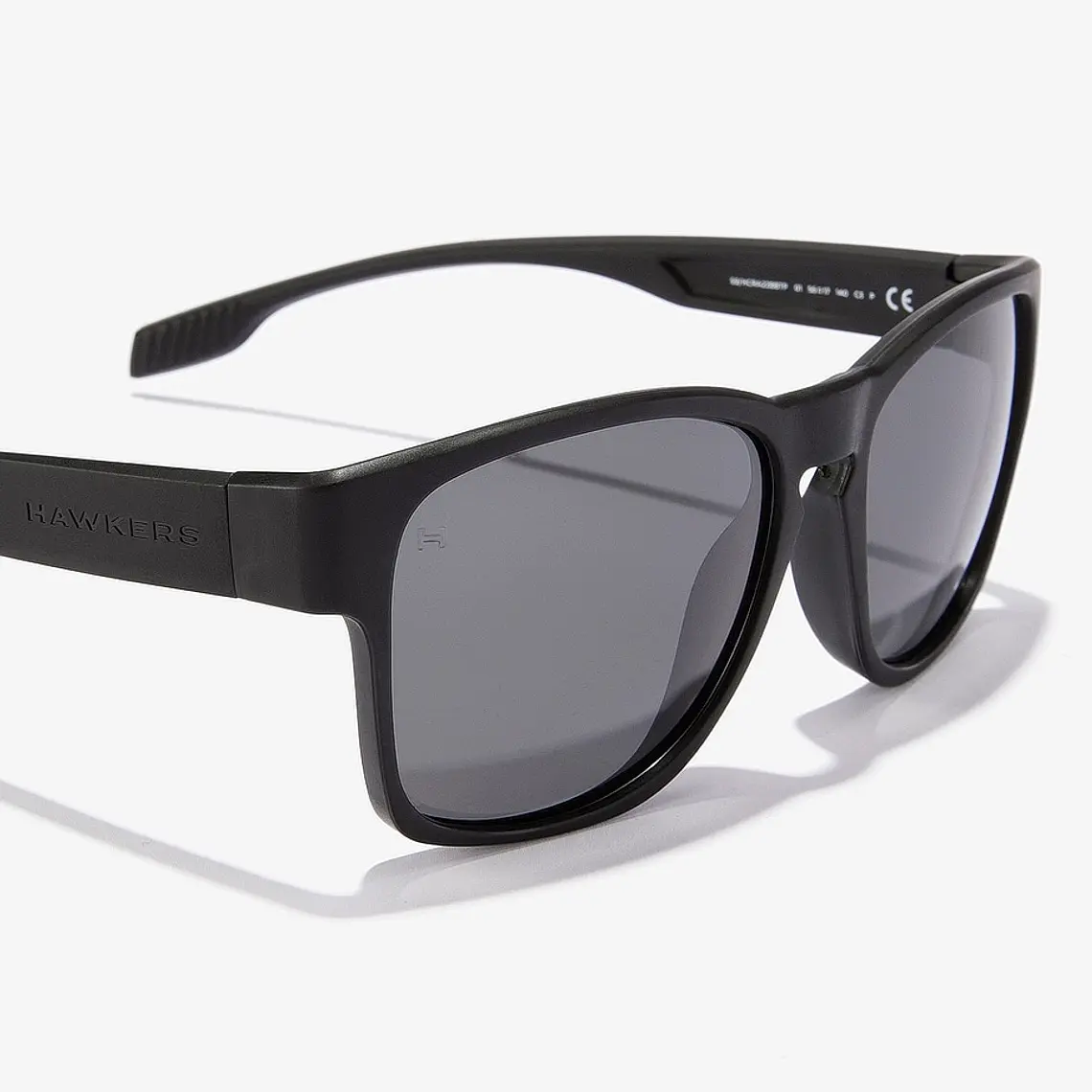 Lentes de Sol Polarizado Hawkers Core Raw Black HCRA22BBTP - Talla 56mm 8