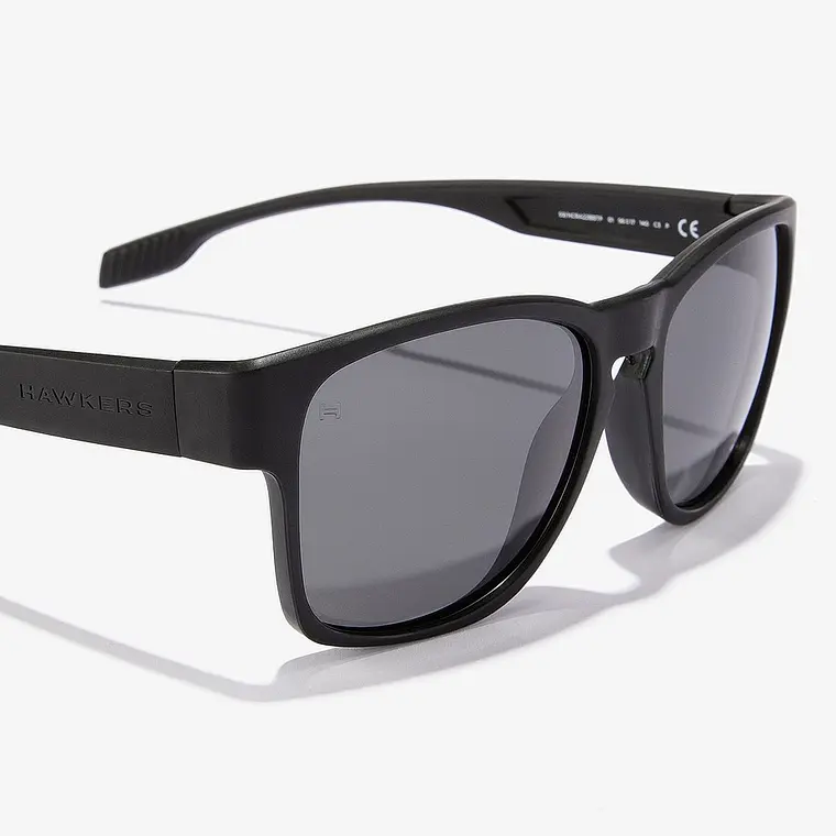 Lentes de Sol Polarizado Hawkers Core Raw Black HCRA22BBTP - Talla 56mm 8