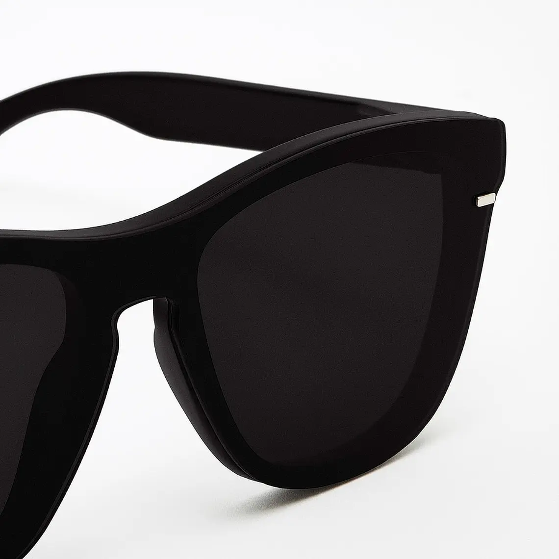Lentes De Sol Hawkers Dark One Venm Hybrid VOTR01 - Talla 53mm 8