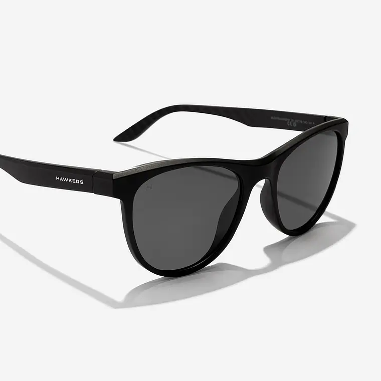 Lentes De Sol Polarizado Hawkers Trail  Black Dark HTRA24BBTP - Talla 53mm  8