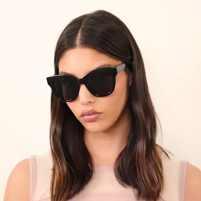 Lentes De Sol Polarizado Hawkers Audrey Neuve Black Grey HANE22BGTP - Talla 51mm 2