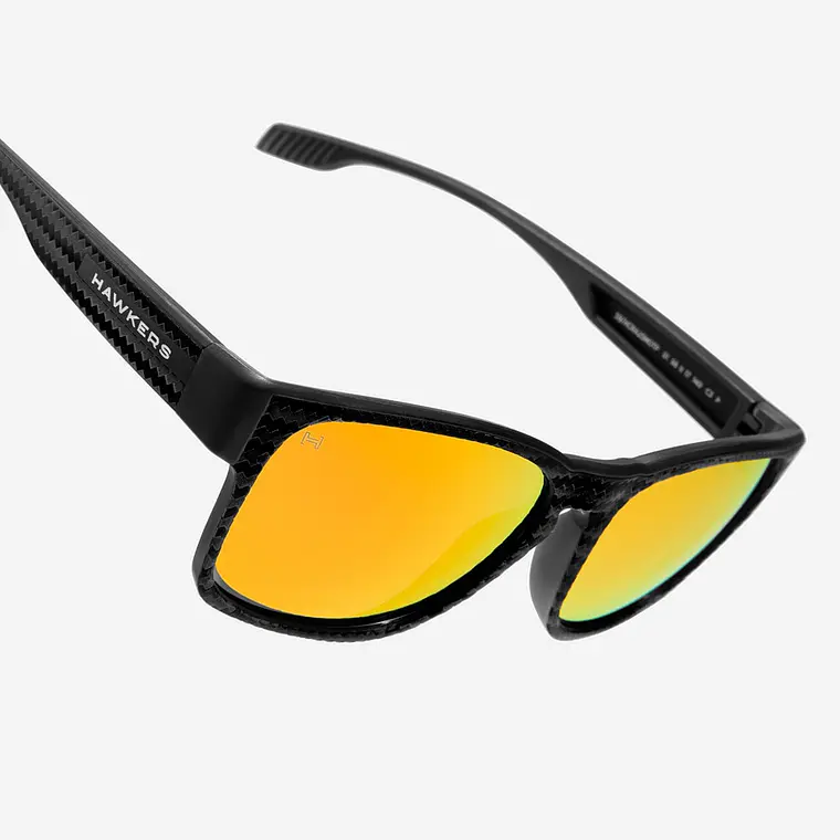 Lentes De Sol Polarizado Hawkers Core Raw Carbon Fiber Black Daylight HCRA25NOTP - Talla 56mm 7