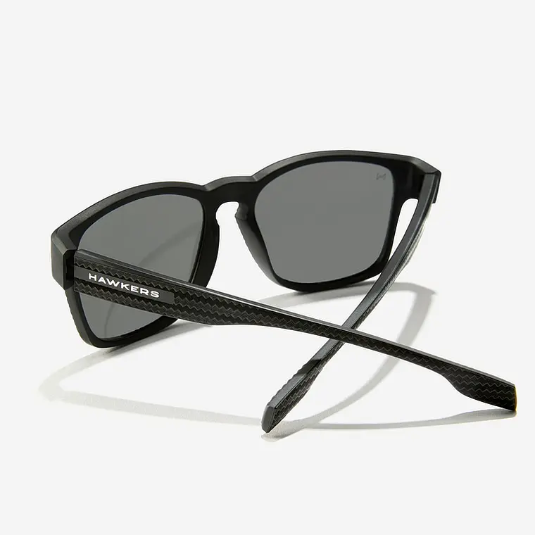Lentes de Sol Polarizado Hawkers Core Raw Carbon Fiber HCRA25NBTP - Talla 56mm 7